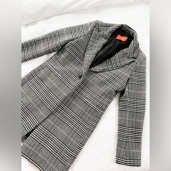 Joe Fresh White and Black Plaid Coat - Picture 7 of 10